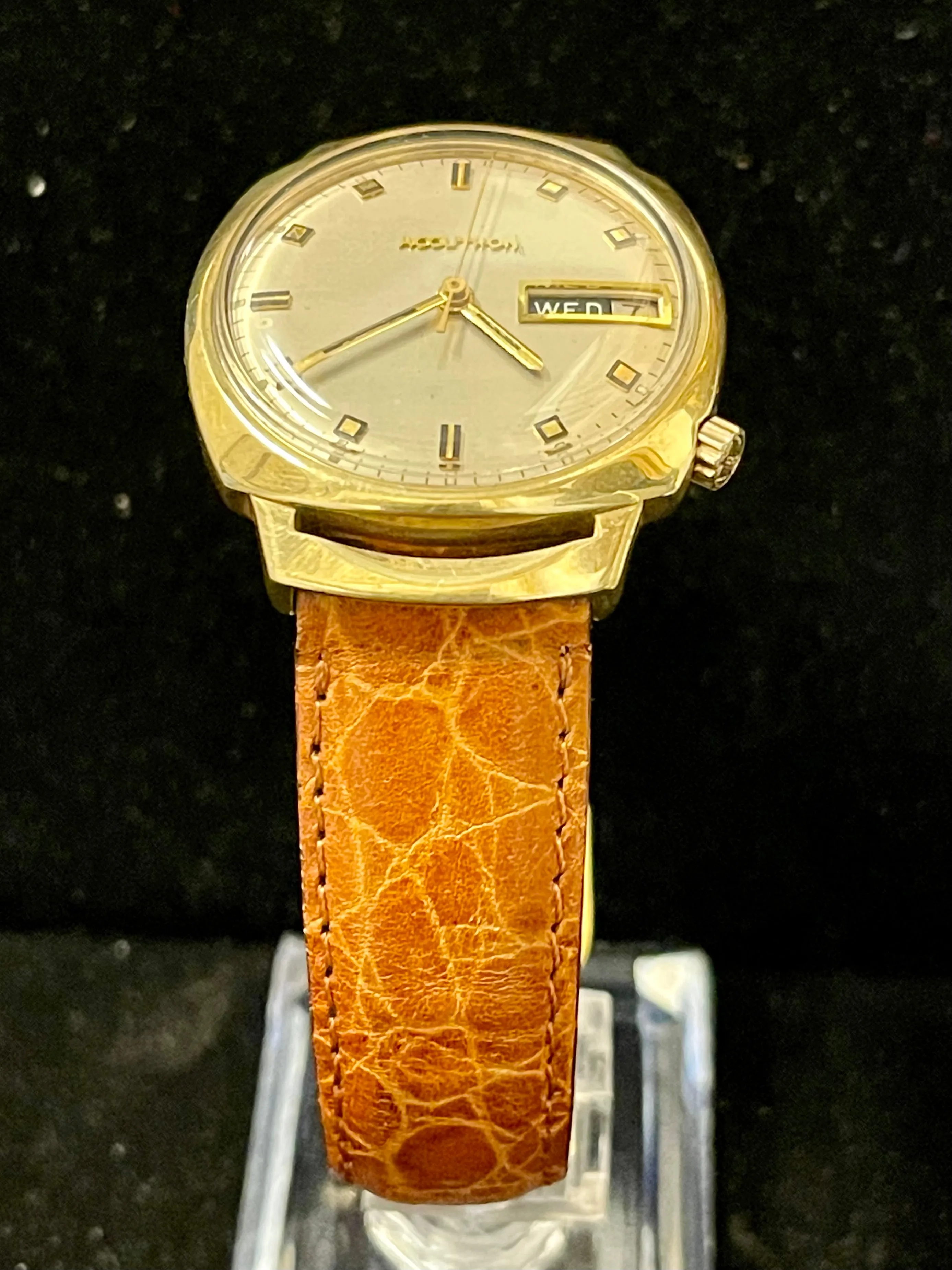 Accutron Bulova Unique Designer Solid YG Rare Men's Wrist Watch - $10K APR w/COA