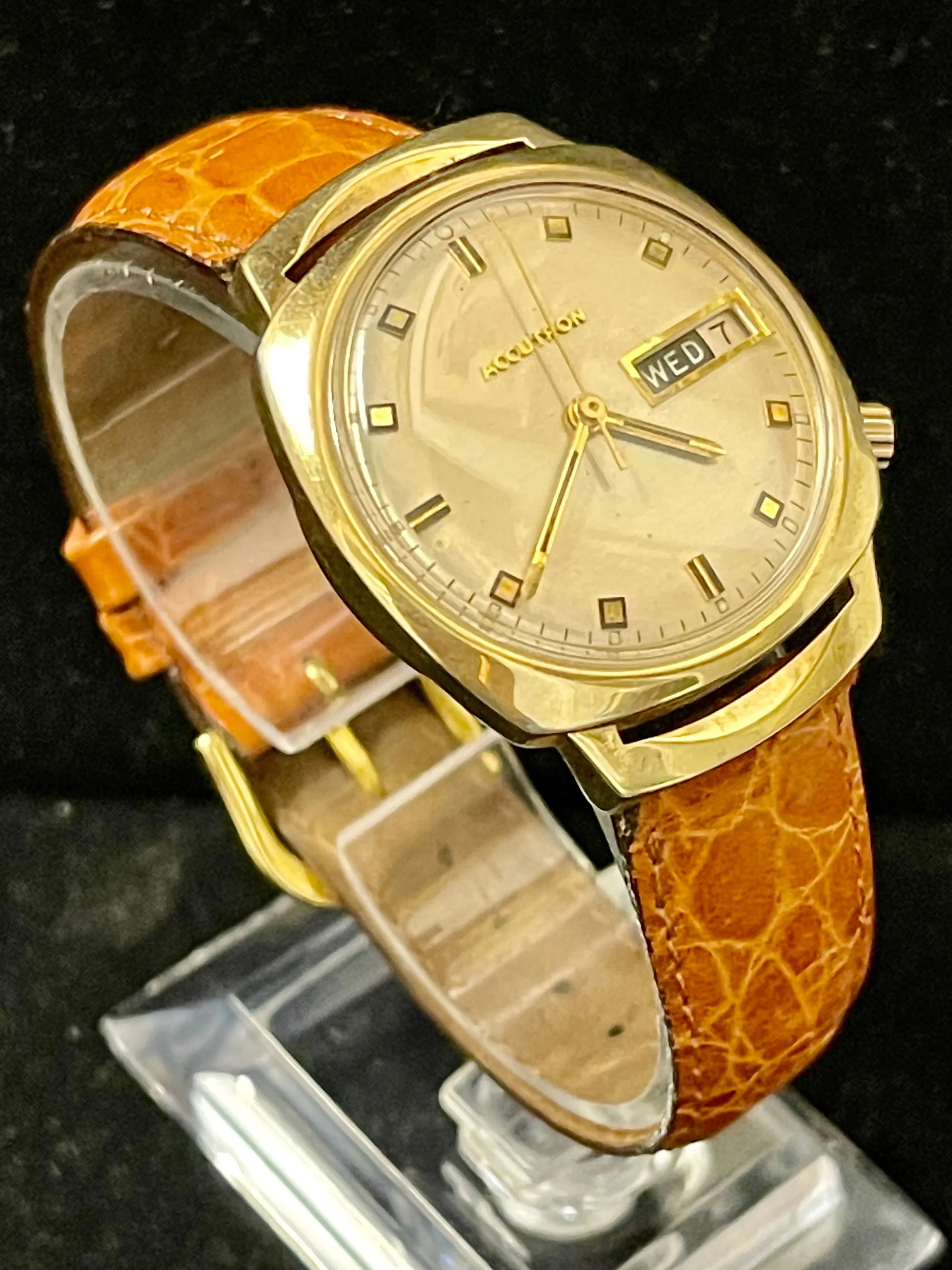 Accutron Bulova Unique Designer Solid YG Rare Men's Wrist Watch - $10K APR w/COA