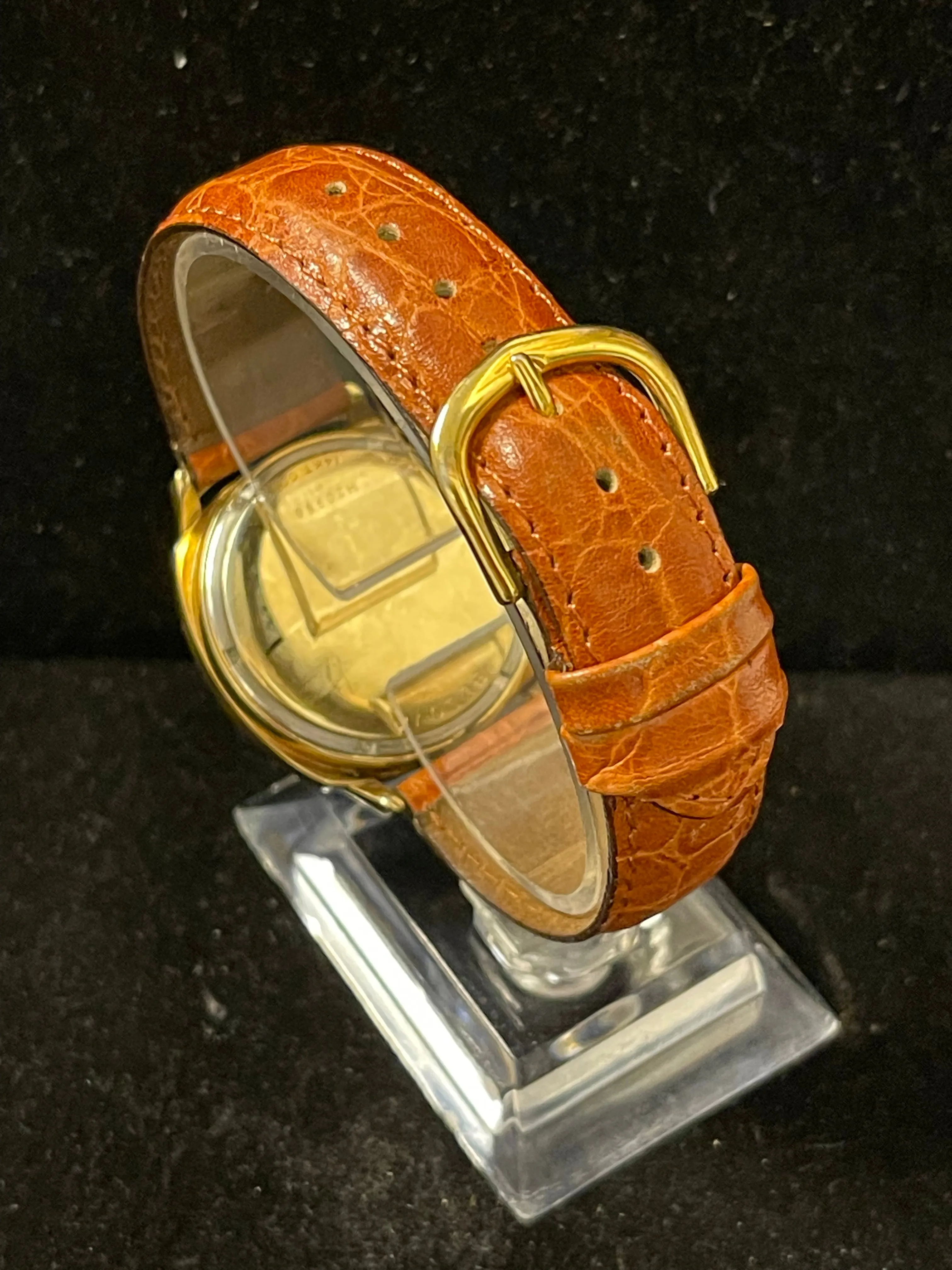 Accutron Bulova Unique Designer Solid YG Rare Men's Wrist Watch - $10K APR w/COA